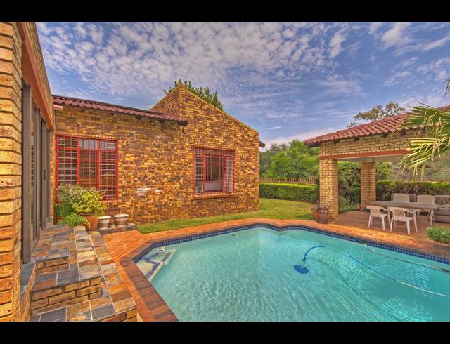 3 BEDROOM FREEHOLD FOR SALE IN PAULSHOF